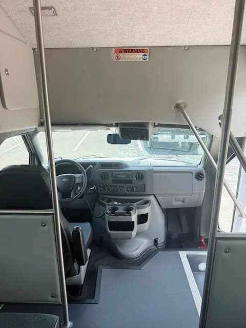 2021 Ford e450 - Image 7