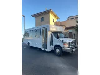 2012 Ford E-450 bus