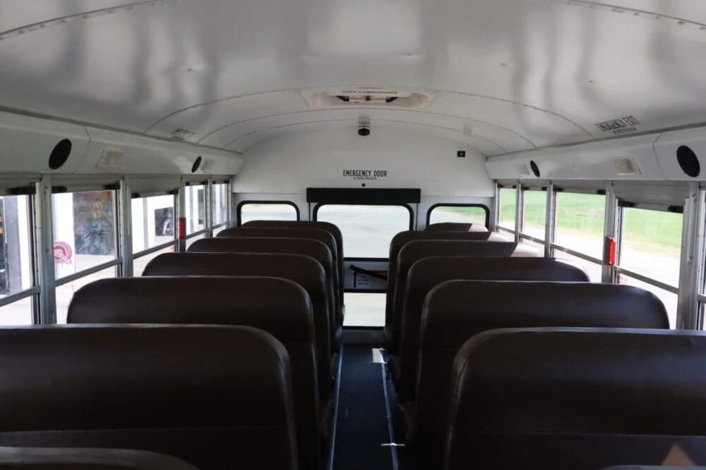 2020 Blue Bird Vision 71 Passenger -4524 - Image 3