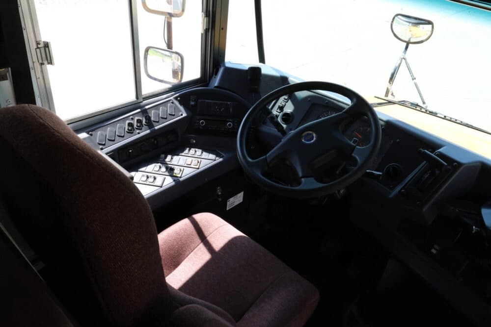 2020 Blue Bird Vision 71 Passenger -4524 - Image 4