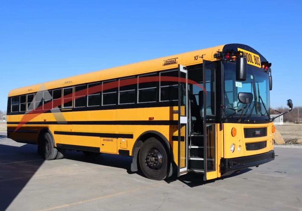 2019 Thomas Saf-T-Liner EFX 77 Passenger - 4069 - Image 2