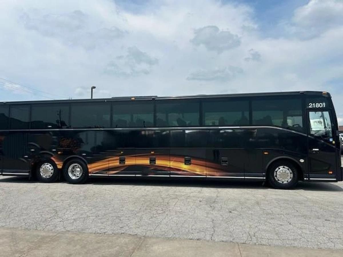 2018 Van Hool CX45 Coach - Image 2