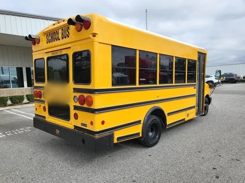 2010 Chevrolet Bantam Mini School Bus - Image 2