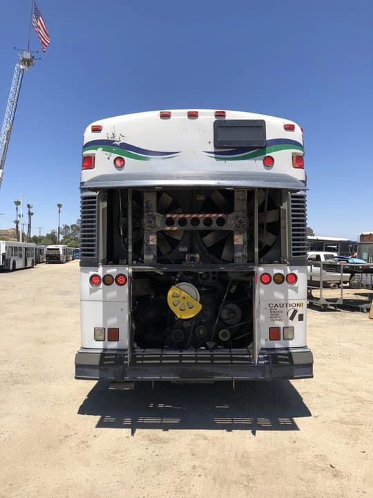 2003 MCI D4500 Transit Bus - Image 2