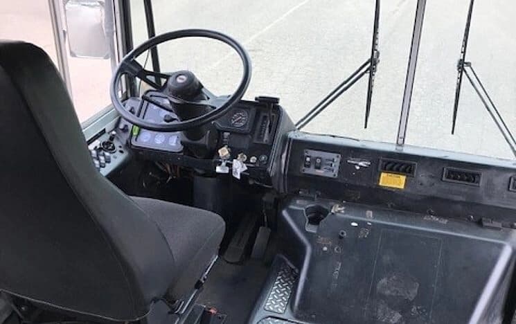 2001 Thomas Built Flat Nose School Bus - Image 5