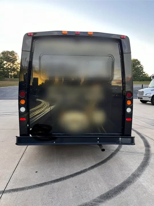 2011 Ford E 350 Super Duty Limo Bus - Image 3