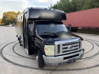 2011 Ford E 350 Super Duty bus