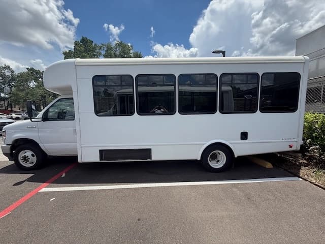 2021 Ford Starcraft Allstar Shuttle Bus - Image 2