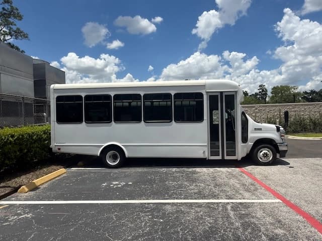 2021 Ford Starcraft Allstar Shuttle Bus - Image 3