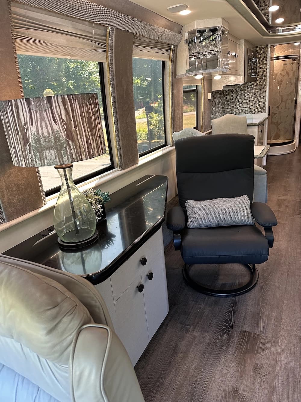 1997 Prevost Liberty XL 40 Motorcoach Conversion - Image 11