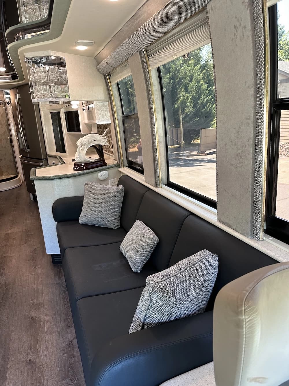 1997 Prevost Liberty XL 40 Motorcoach Conversion - Image 12