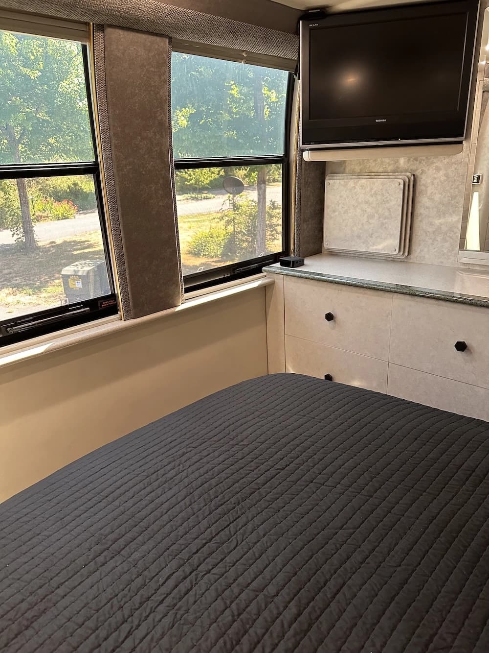 1997 Prevost Liberty XL 40 Motorcoach Conversion - Image 13