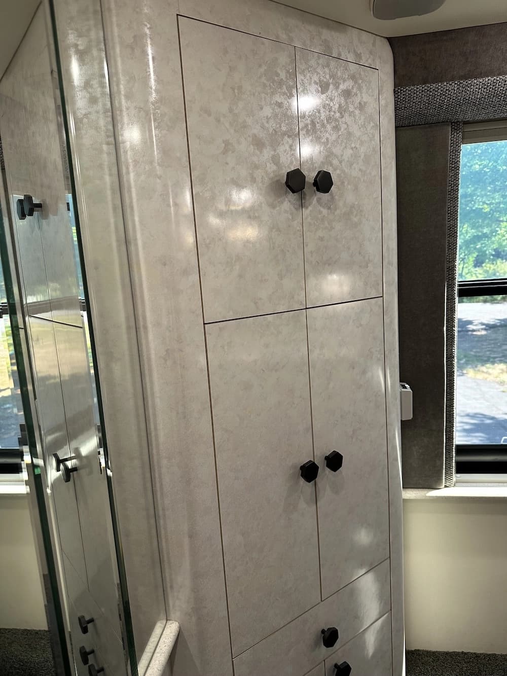1997 Prevost Liberty XL 40 Motorcoach Conversion - Image 16