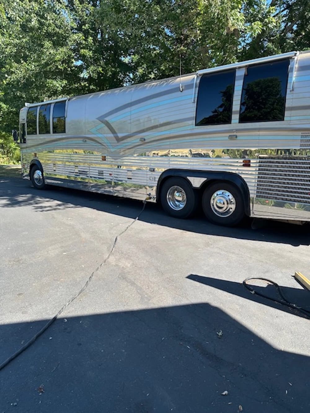 1997 Prevost Liberty XL 40 Motorcoach Conversion - Image 3