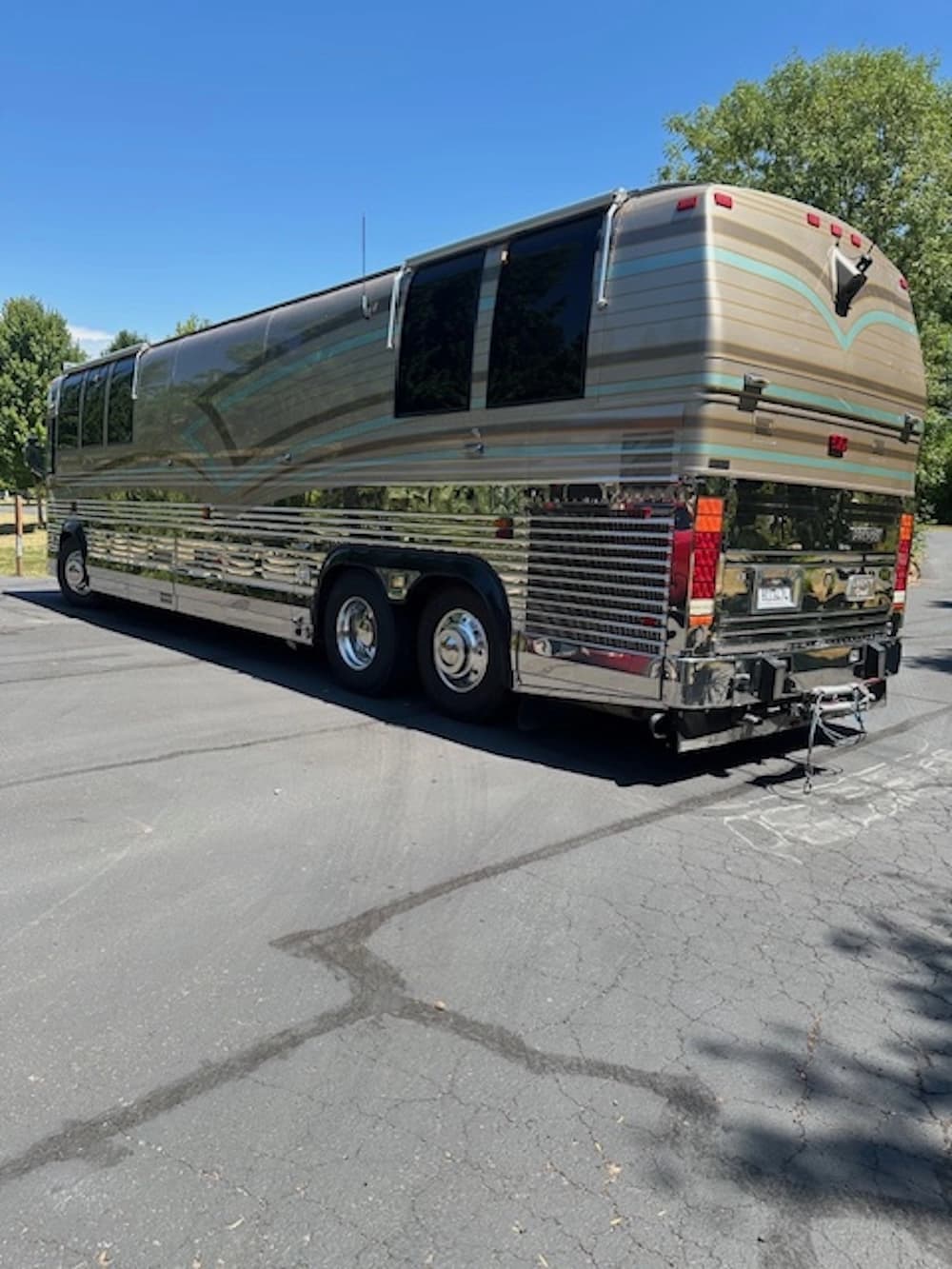 1997 Prevost Liberty XL 40 Motorcoach Conversion - Image 6