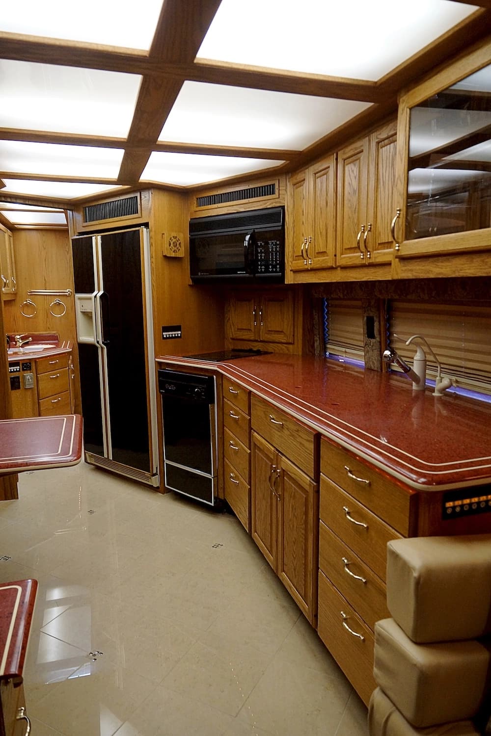 1998 Prevost Angola H3-45 Motorcoach Conversion - Image 16