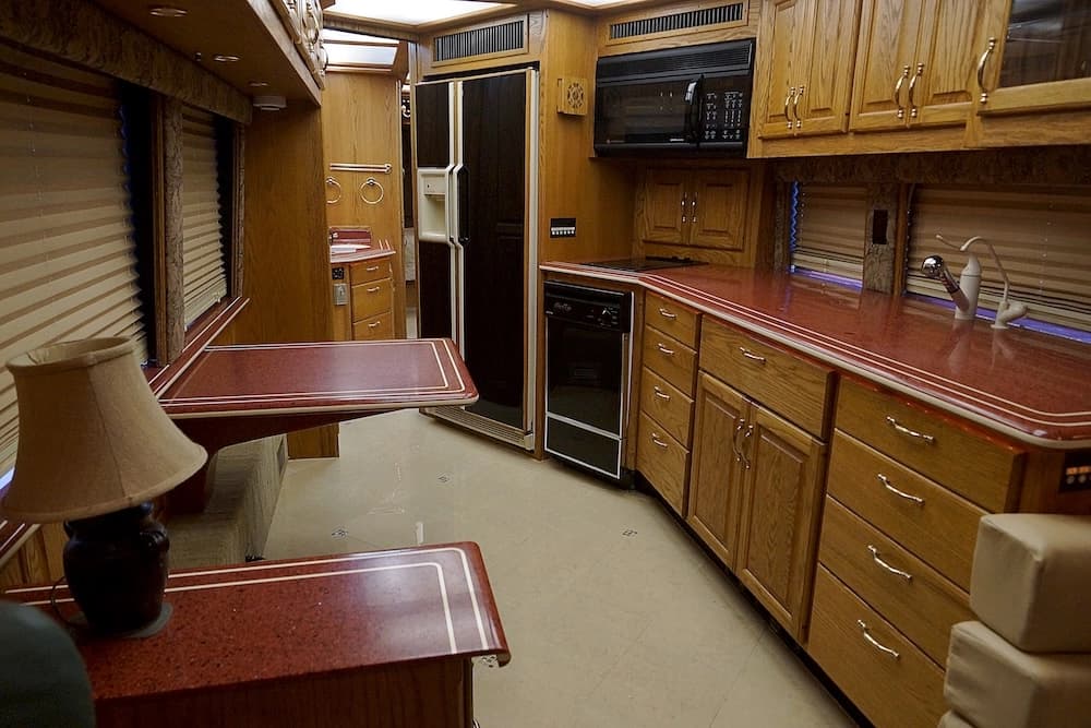 1998 Prevost Angola H3-45 Motorcoach Conversion - Image 17