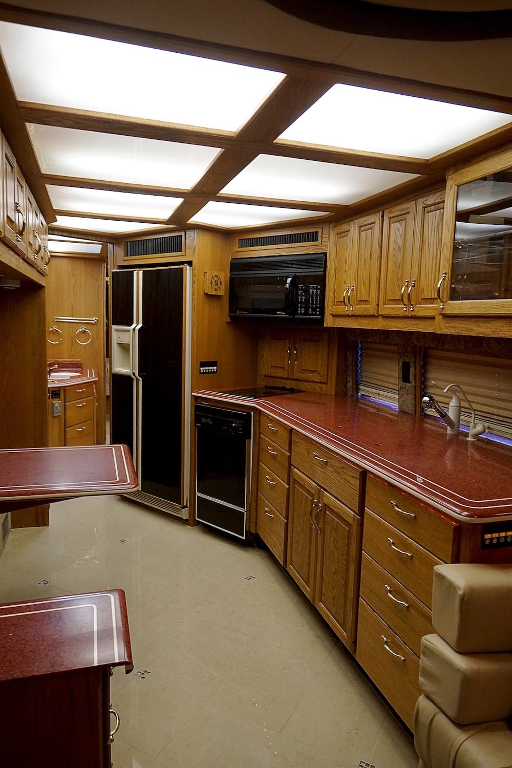 1998 Prevost Angola H3-45 Motorcoach Conversion - Image 18