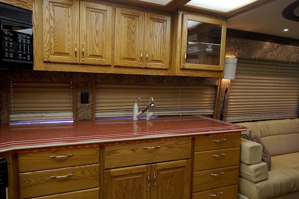 1998 Prevost Angola H3-45 Motorcoach Conversion - Image 20