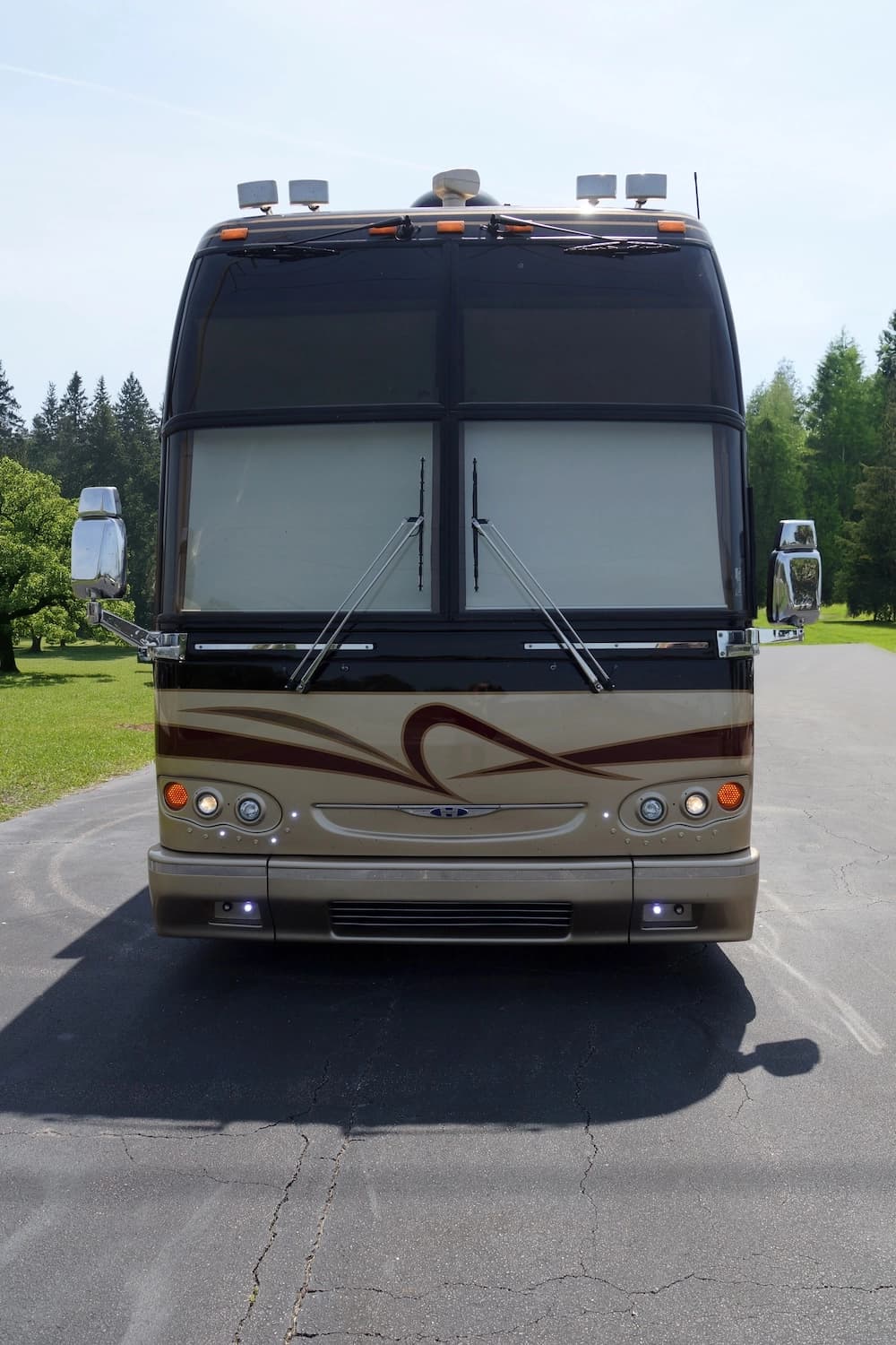 1998 Prevost Angola H3-45 Motorcoach Conversion - Image 3