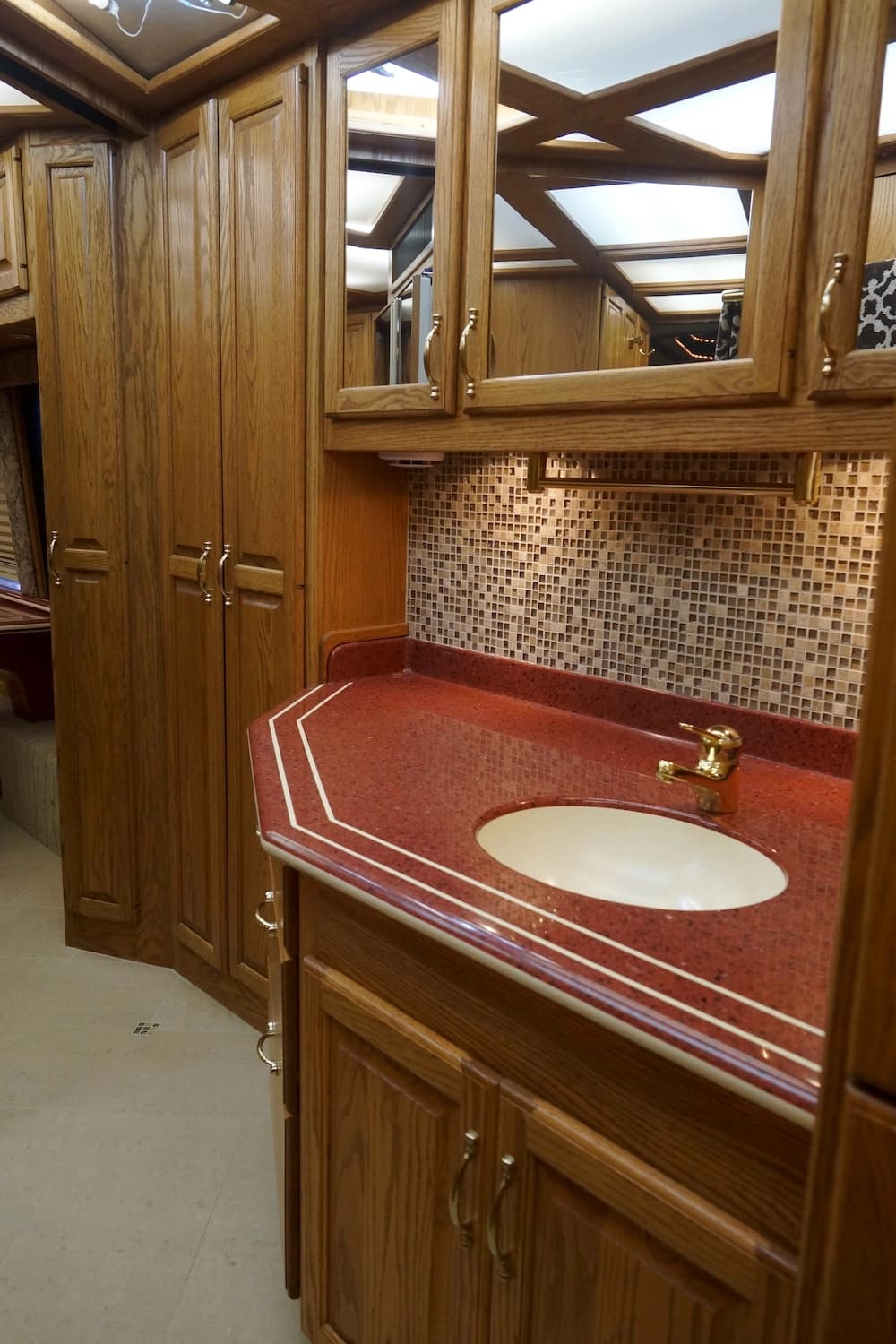 1998 Prevost Angola H3-45 Motorcoach Conversion - Image 23