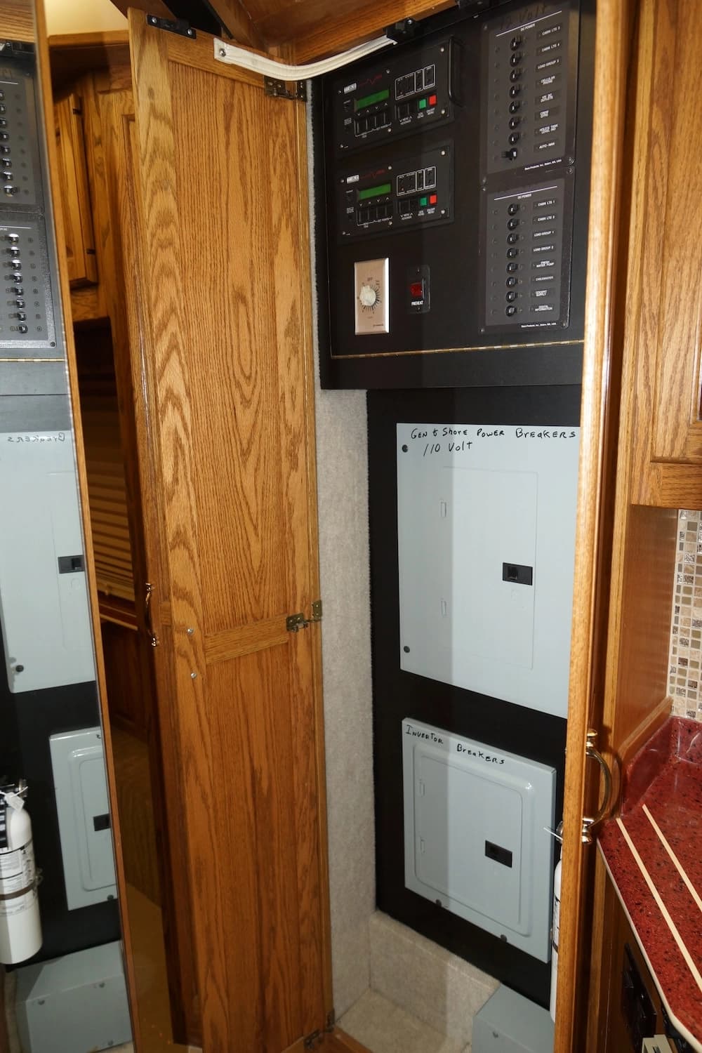 1998 Prevost Angola H3-45 Motorcoach Conversion - Image 37