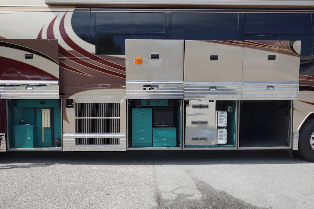 1998 Prevost Angola H3-45 Motorcoach Conversion - Image 40