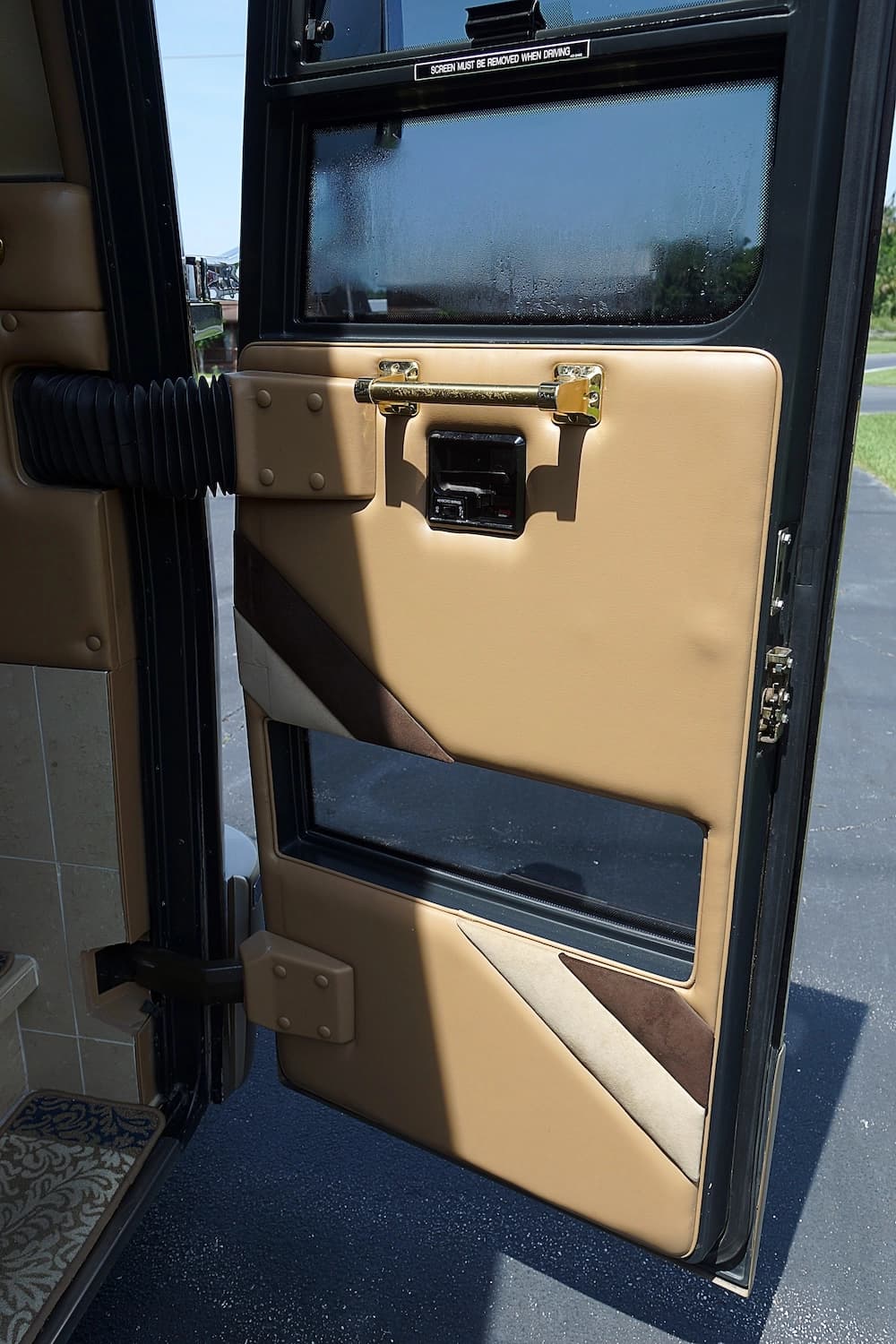 1998 Prevost Angola H3-45 Motorcoach Conversion - Image 8