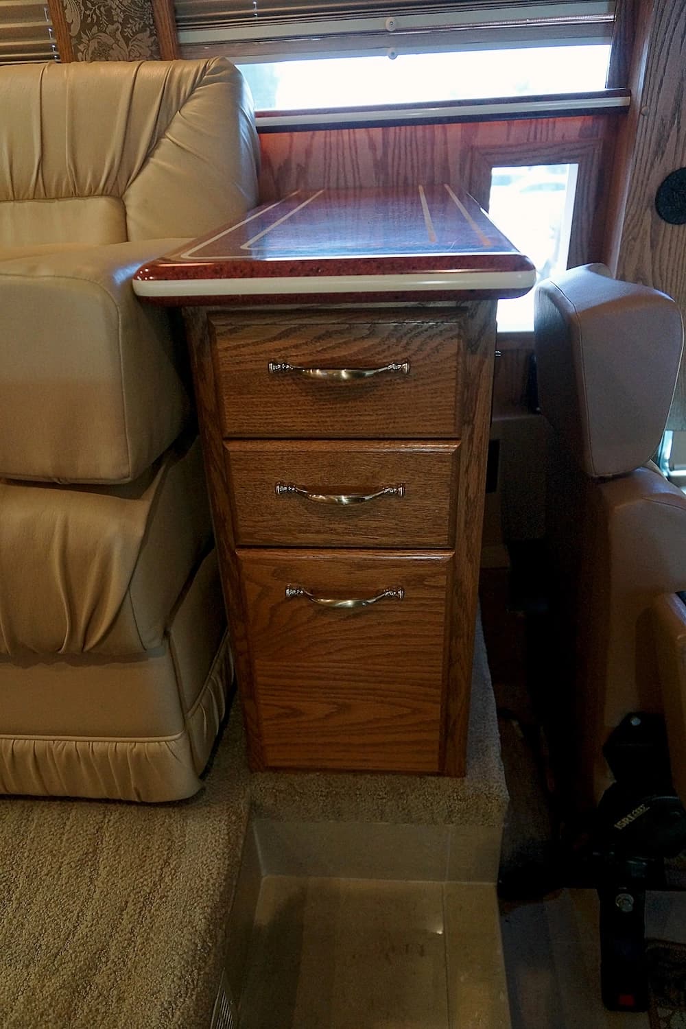 1998 Prevost Angola H3-45 Motorcoach Conversion - Image 10