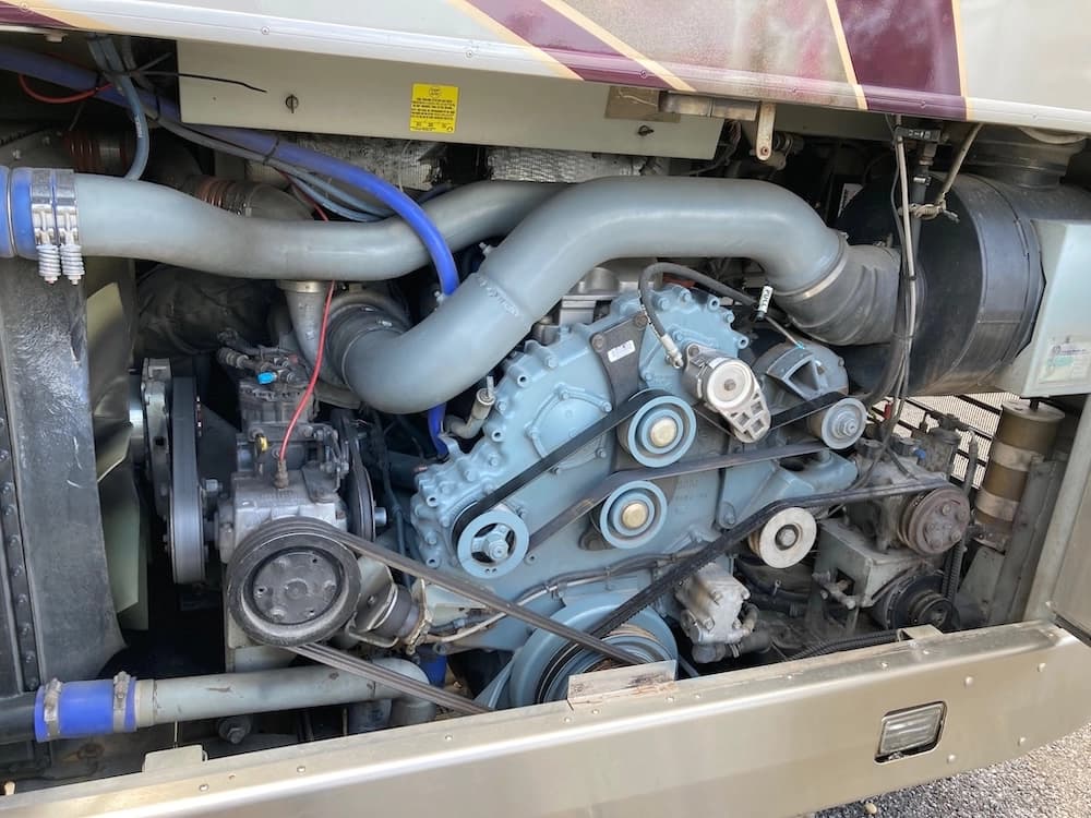 1998 Prevost Country Coach XL Motorcoach Conversion - Image 18