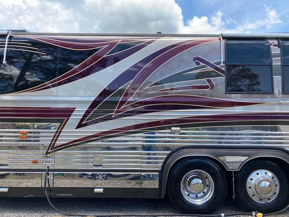 1998 Prevost Country Coach XL Motorcoach Conversion - Image 7