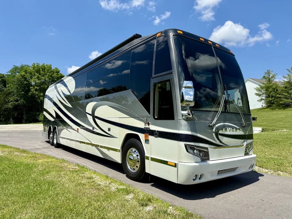 2008 Prevost Millennium H3-45 Motorcoach - Image 12