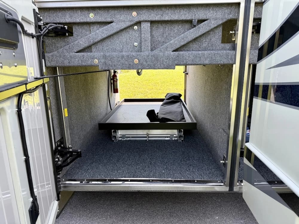 2008 Prevost Millennium H3-45 Motorcoach - Image 23