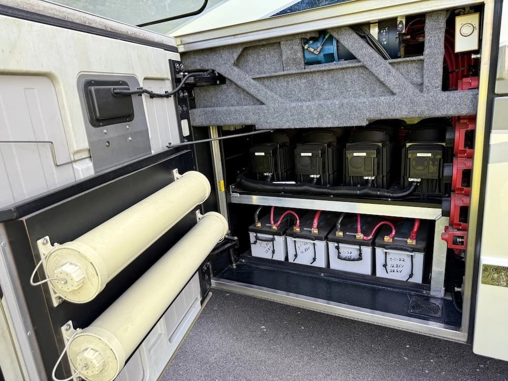 2008 Prevost Millennium H3-45 Motorcoach - Image 26