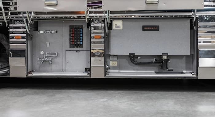 1998 Prevost Country Coach XL 40 Motorcoach - Image 25