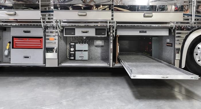 1998 Prevost Country Coach XL 40 Motorcoach - Image 27