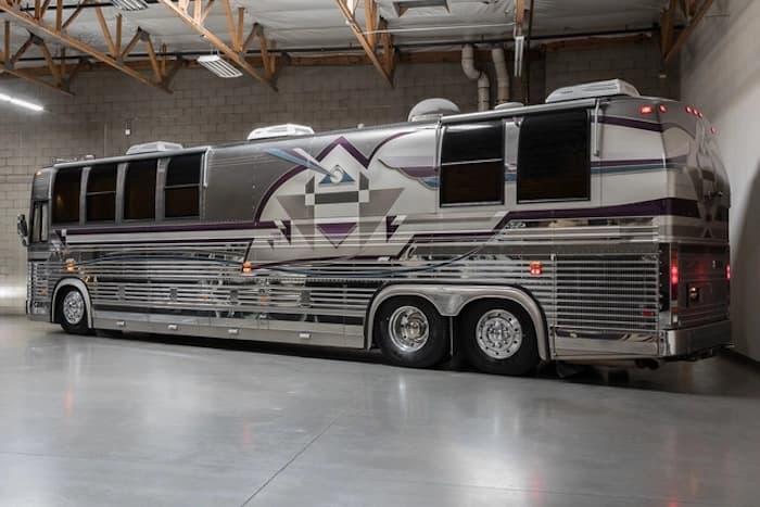 1998 Prevost Country Coach XL 40 Motorcoach - Image 5