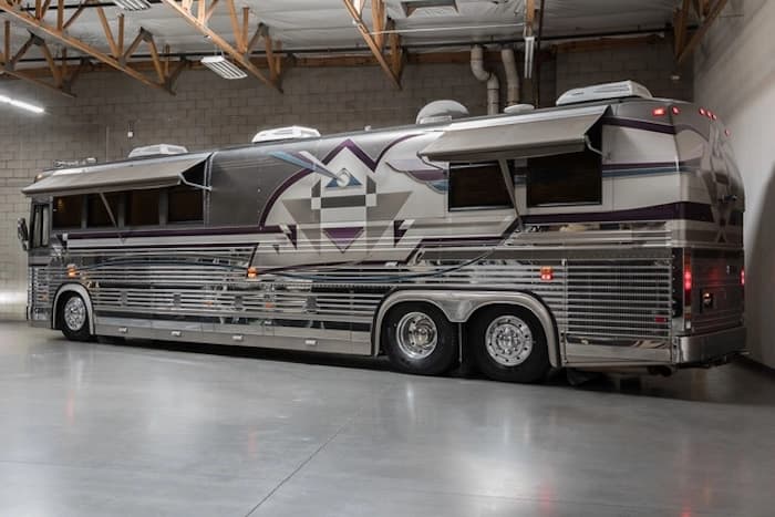 1998 Prevost Country Coach XL 40 Motorcoach - Image 6