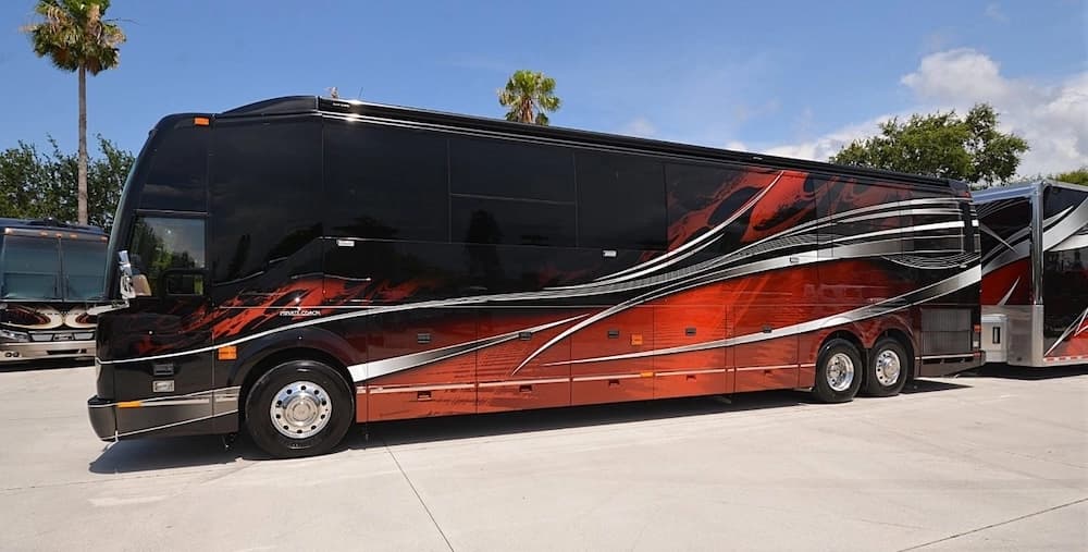 2015 Prevost Liberty Elegant Lady H3-45 Motorcoach - Image 12