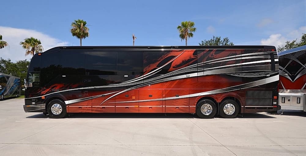 2015 Prevost Liberty Elegant Lady H3-45 Motorcoach - Image 13