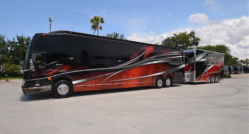 2015 Prevost Liberty Elegant Lady H3-45 Motorcoach - Image 14