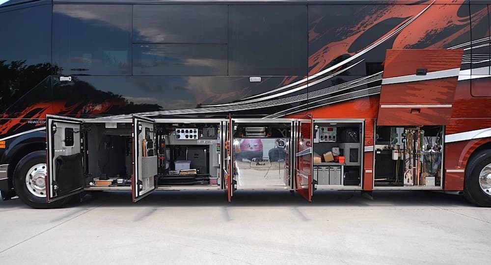 2015 Prevost Liberty Elegant Lady H3-45 Motorcoach - Image 18