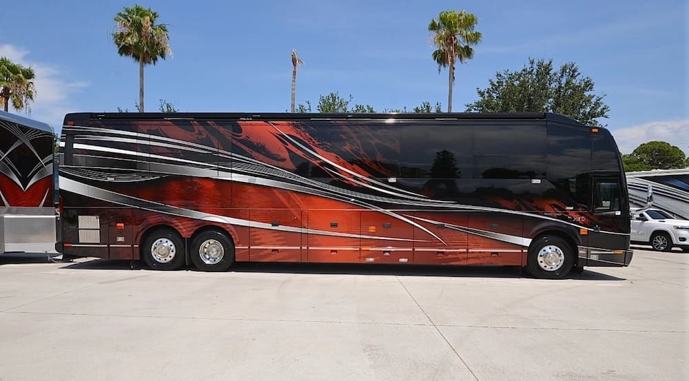 2015 Prevost Liberty Elegant Lady H3-45 Motorcoach - Image 3