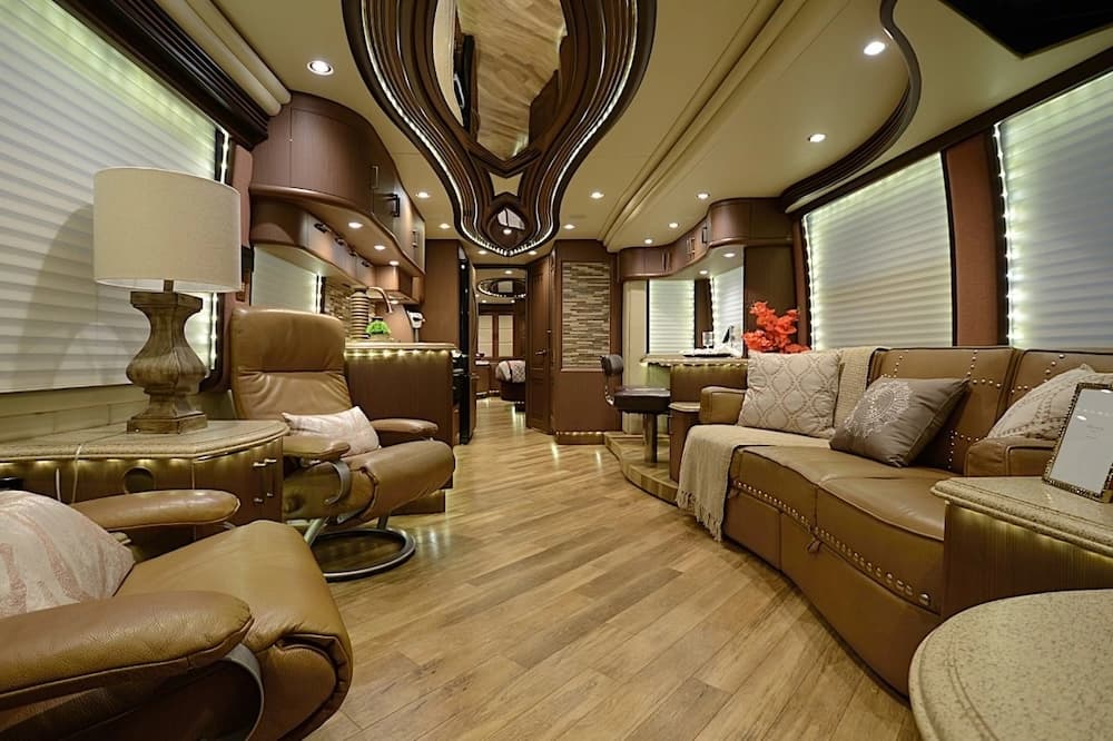 2015 Prevost Liberty Elegant Lady H3-45 Motorcoach - Image 23