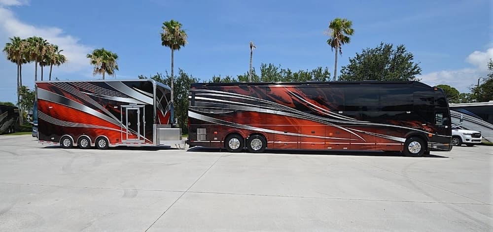 2015 Prevost Liberty Elegant Lady H3-45 Motorcoach - Image 4
