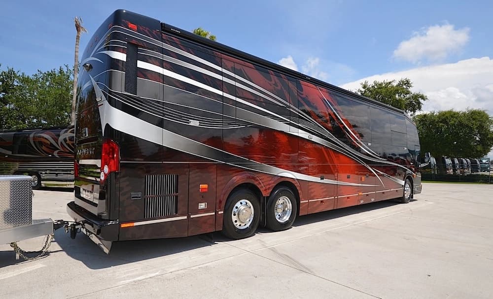 2015 Prevost Liberty Elegant Lady H3-45 Motorcoach - Image 5