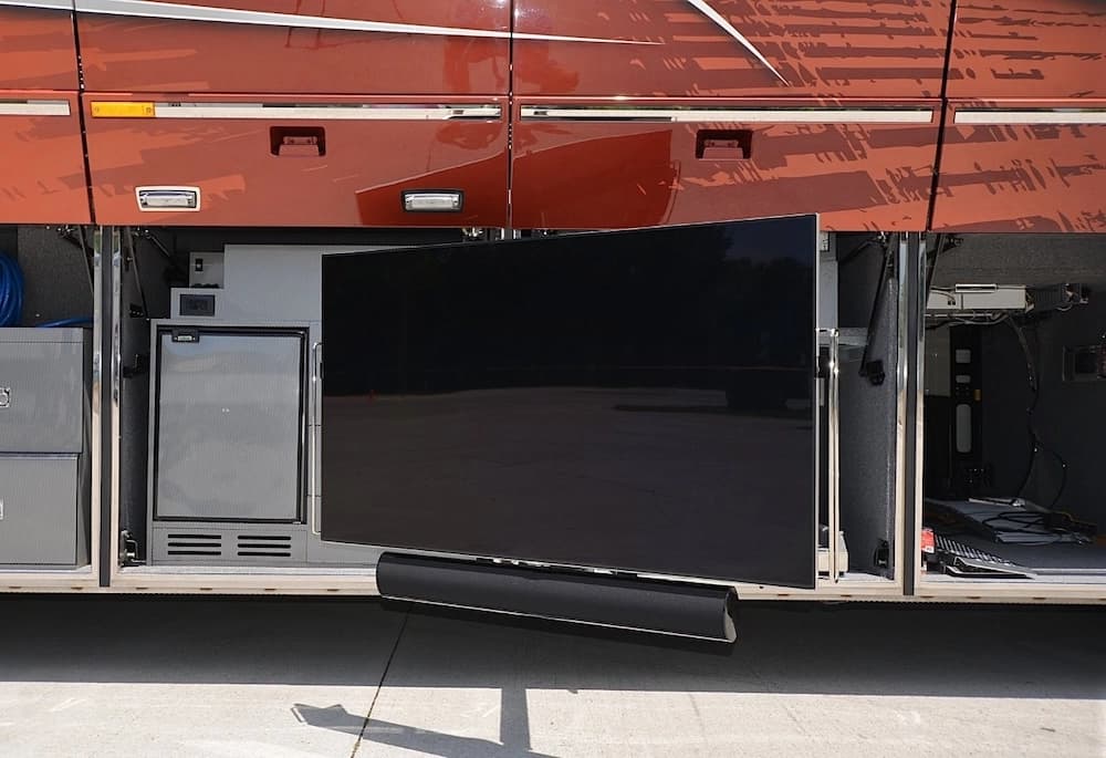2015 Prevost Liberty Elegant Lady H3-45 Motorcoach - Image 10