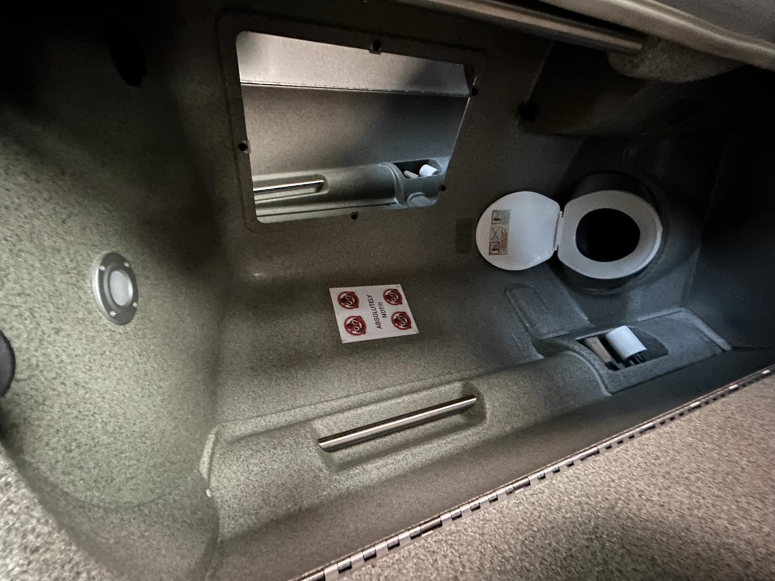 Group of 5 2017 MCI J4500 - Image 9