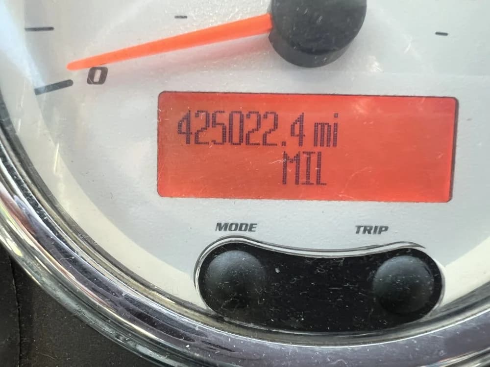 Group of 5 2017 MCI J4500 - Image 3