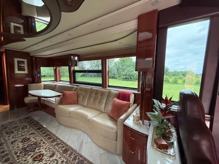 2021 Prevost Marathon X3 Motorcoach - Image 11